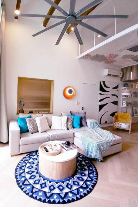 Seaside 3 Suites Penthouse With Pool Gym & Bbq Terrace 캅마를로 외부 사진